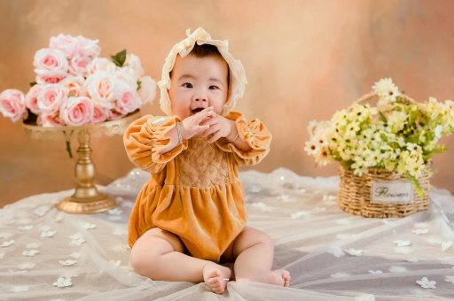 宁国宝宝睡觉爱笑 宁国宝宝睡觉爱笑